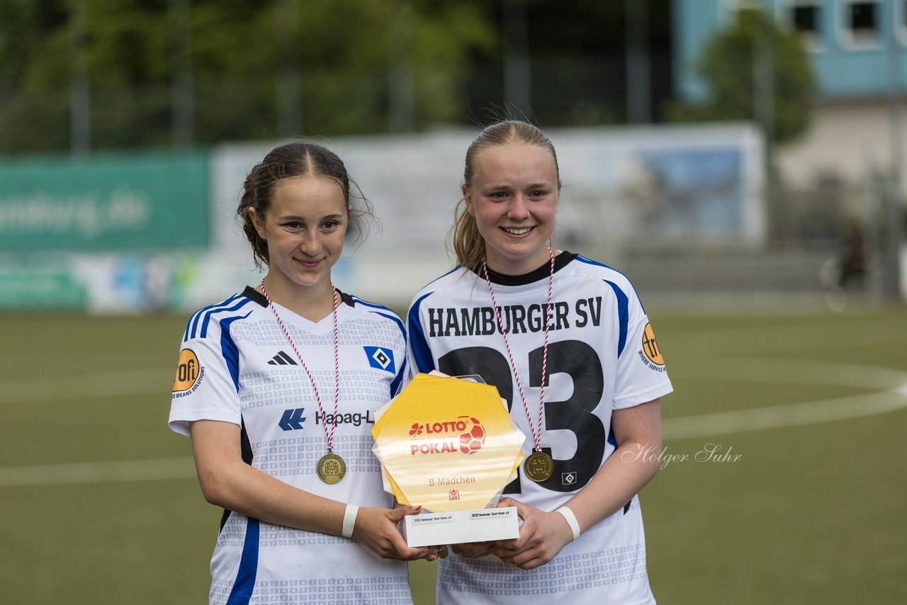 Bild 257 - wBJ Lotto Pokal Finale  Eimsbuetteler TV - Hamburger SV : Ergebnis: 0:3